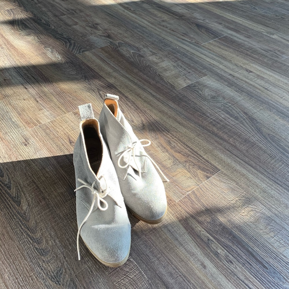 Dr. Marten’s women’s booties size 9